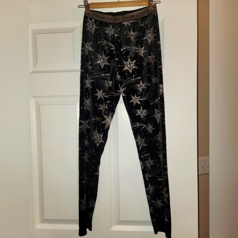 Black sleep pants